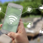 Smartphone Handy mit Smarthome Steuerung Apps