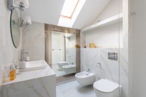 Conseils et astuces pour réussir les travaux de rénovation de salle de bain