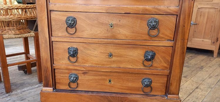 Comment décorer son appartement avec meubles et objets d'un débarras de maison