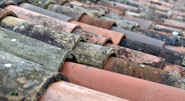 Les différents types de matériaux de toiture utilisés dans les réparations d'urgence