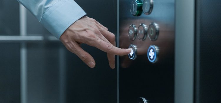 En quoi est-ce avantageux d’installer un ascenseur dans un bâtiment ?