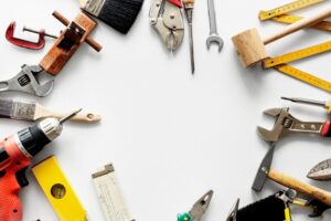 5 erreurs de bricolage qui peuvent vous coûter cher (et comment les éviter)